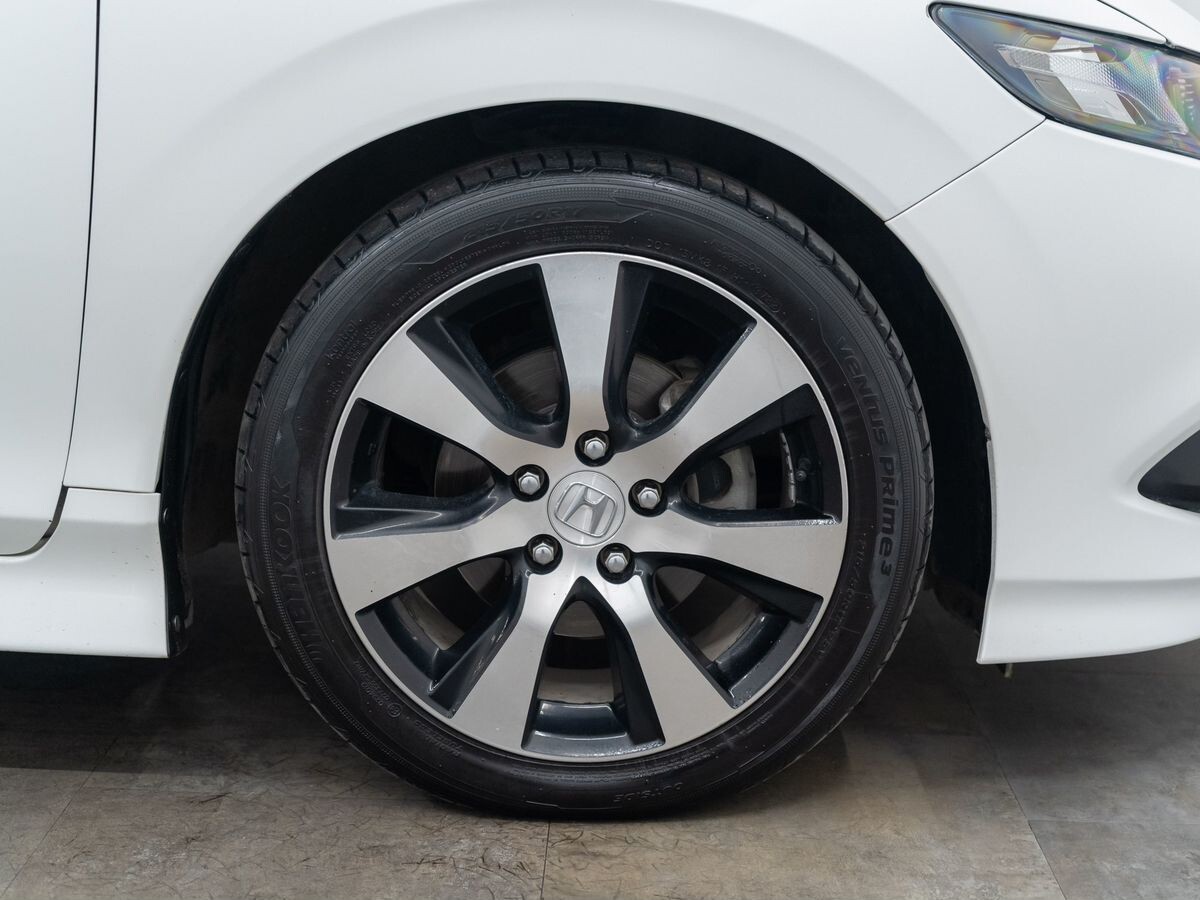 Honda Jade 2015 - фото автомобиля