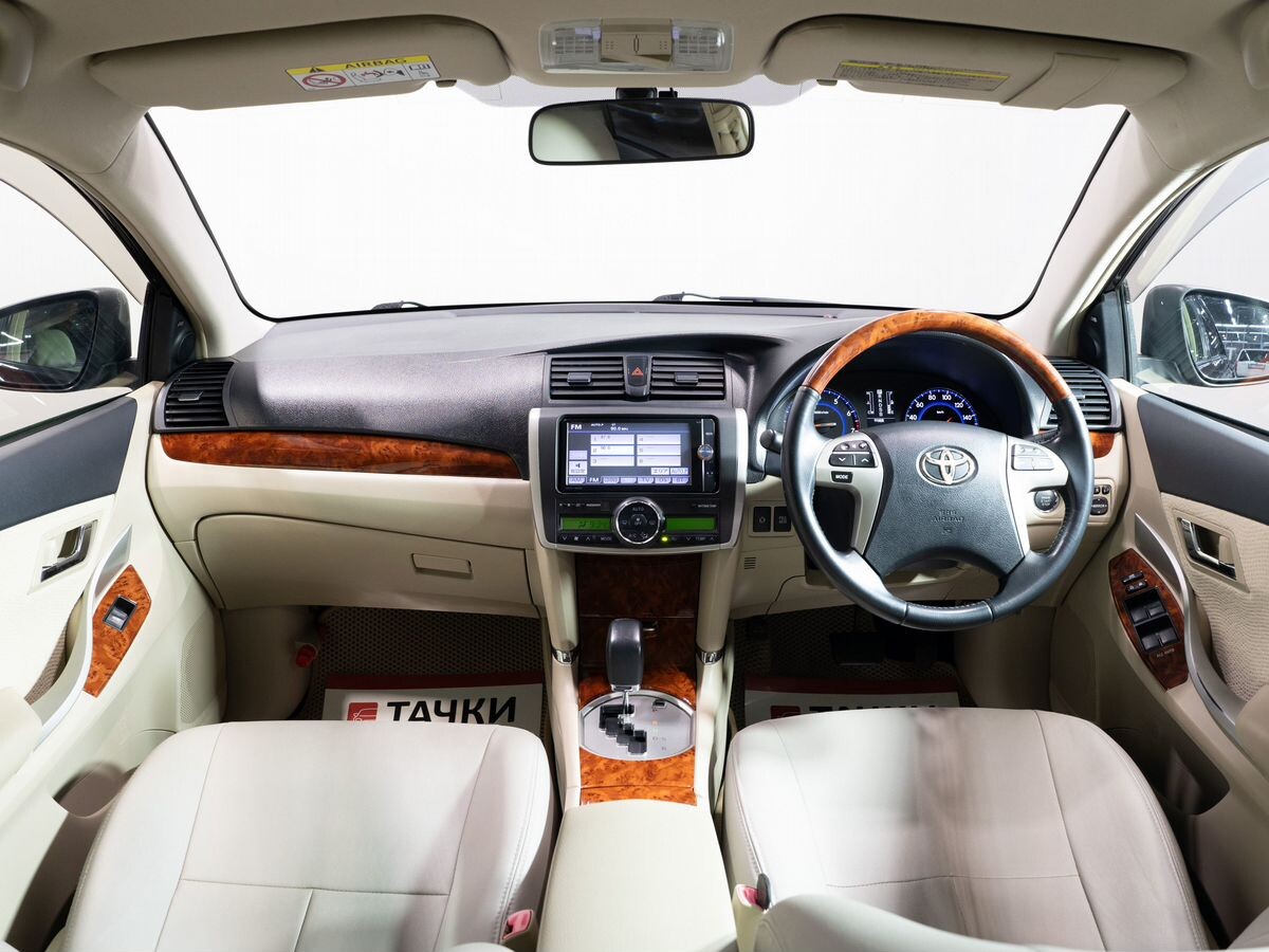 Toyota Premio 2013 - фото автомобиля