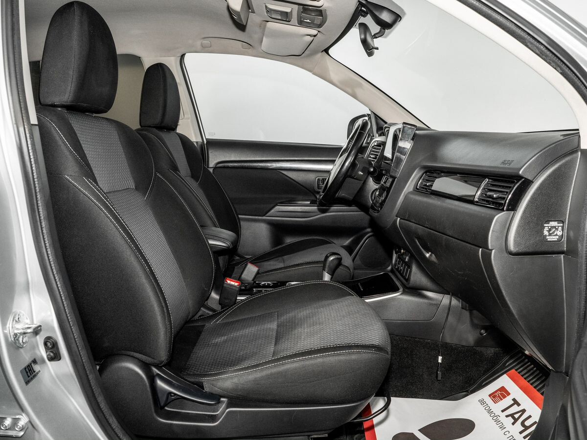 Mitsubishi Outlander 2018 - фото автомобиля