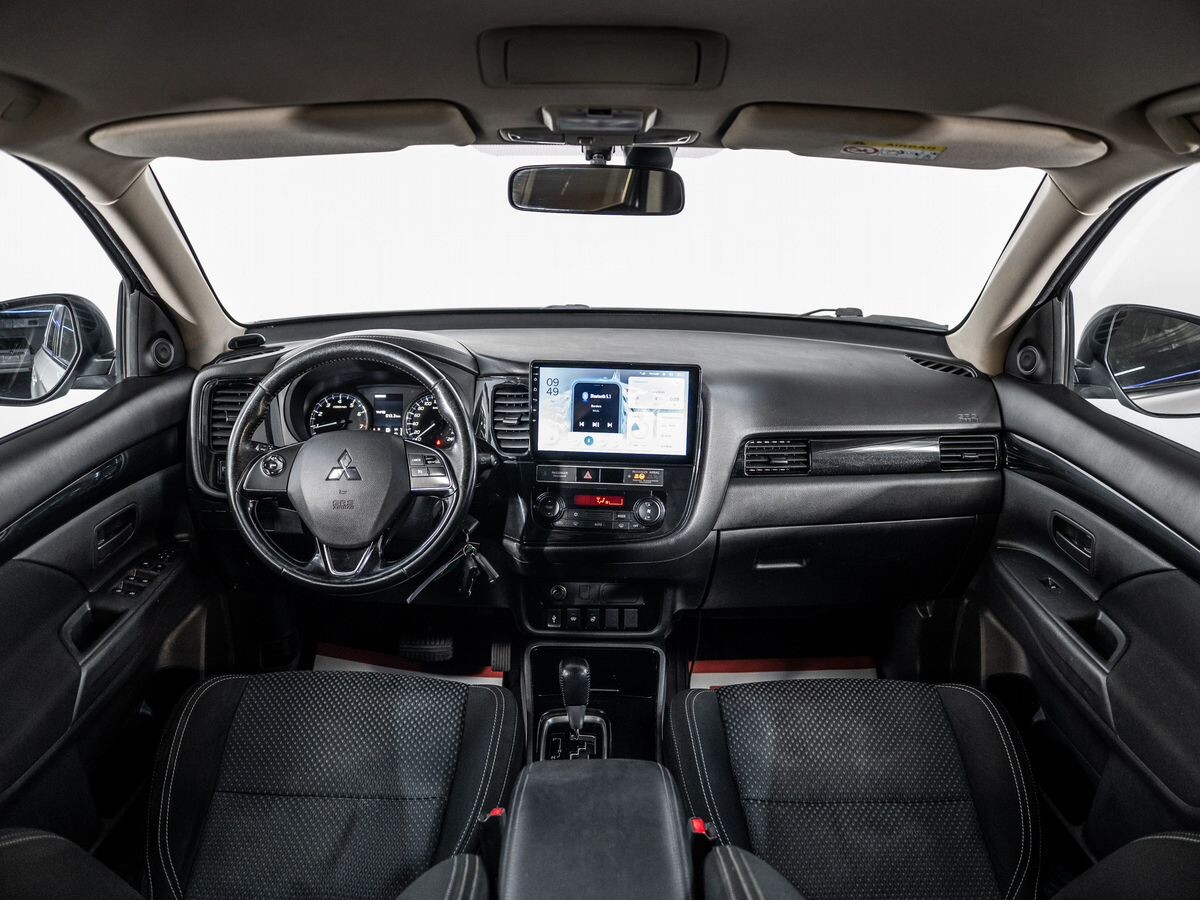 Mitsubishi Outlander 2018 - фото автомобиля
