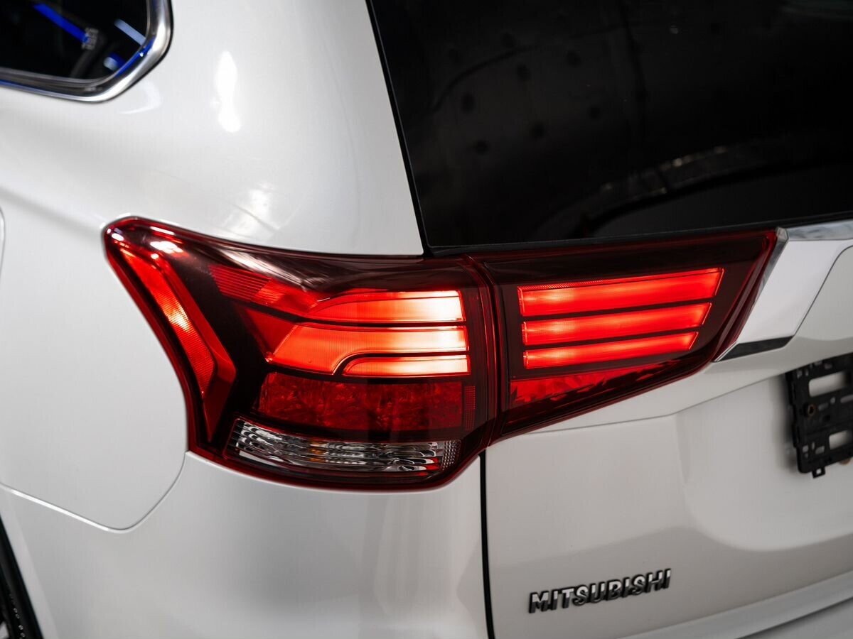 Mitsubishi Outlander 2019 - фото автомобиля