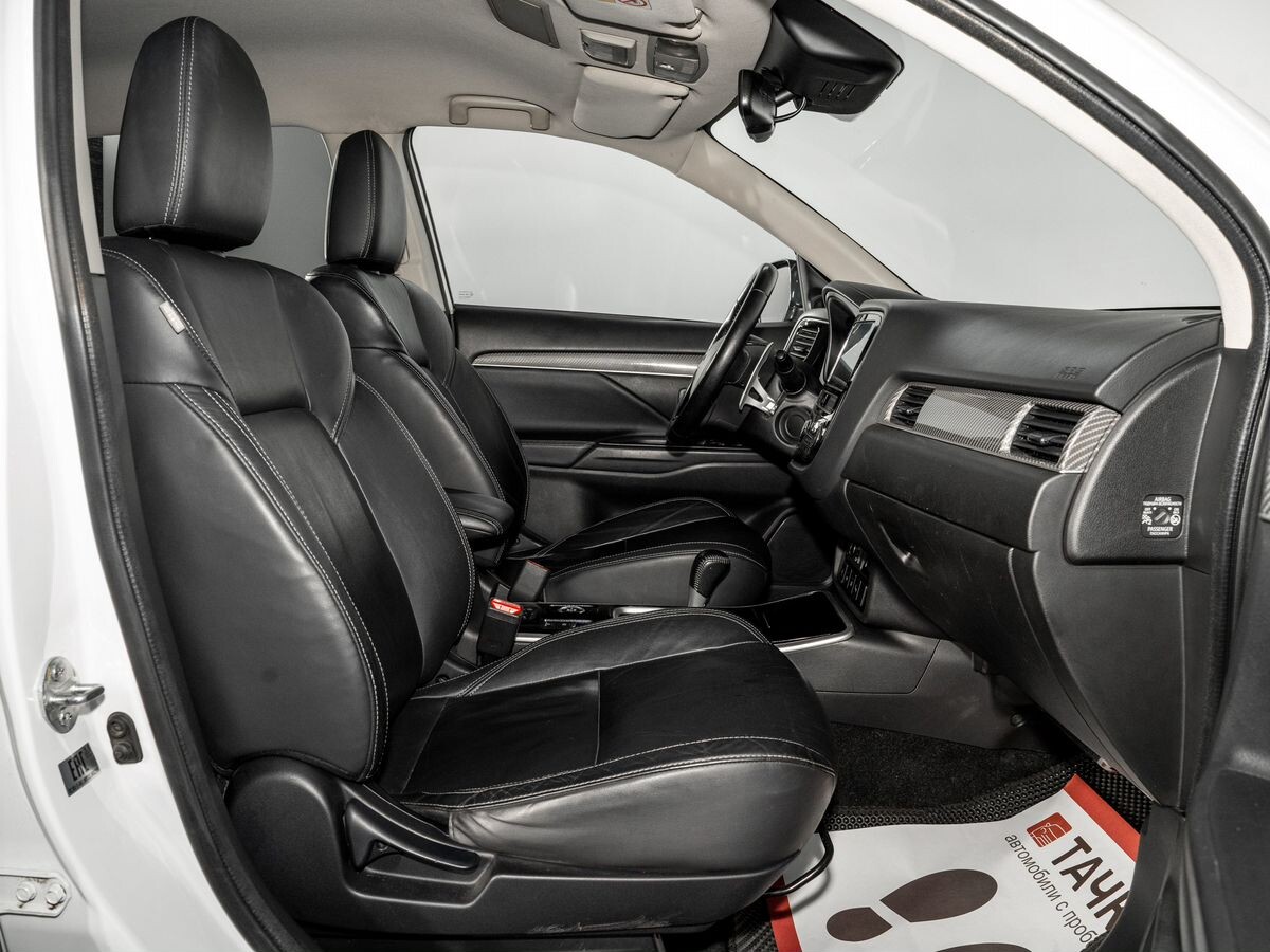 Mitsubishi Outlander 2019 - фото автомобиля