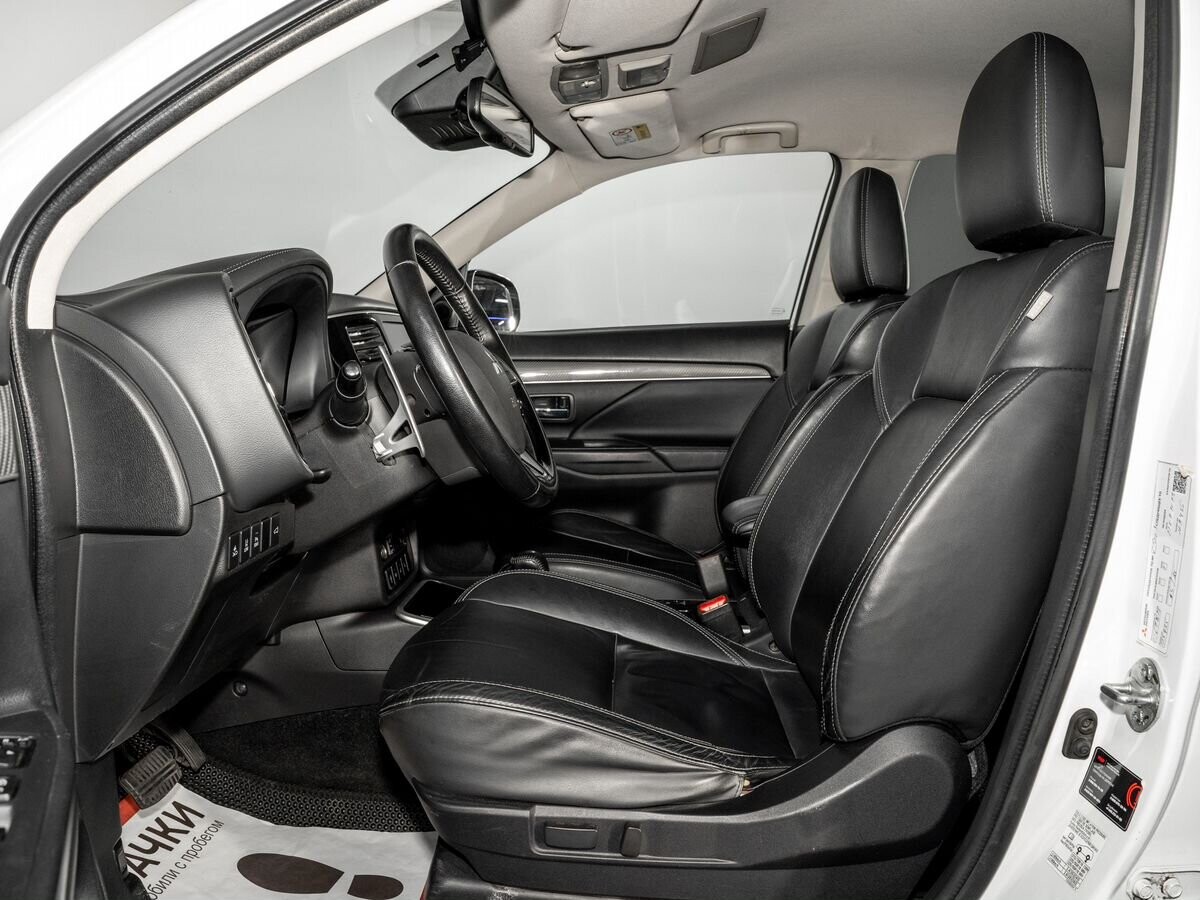 Mitsubishi Outlander 2019 - фото автомобиля