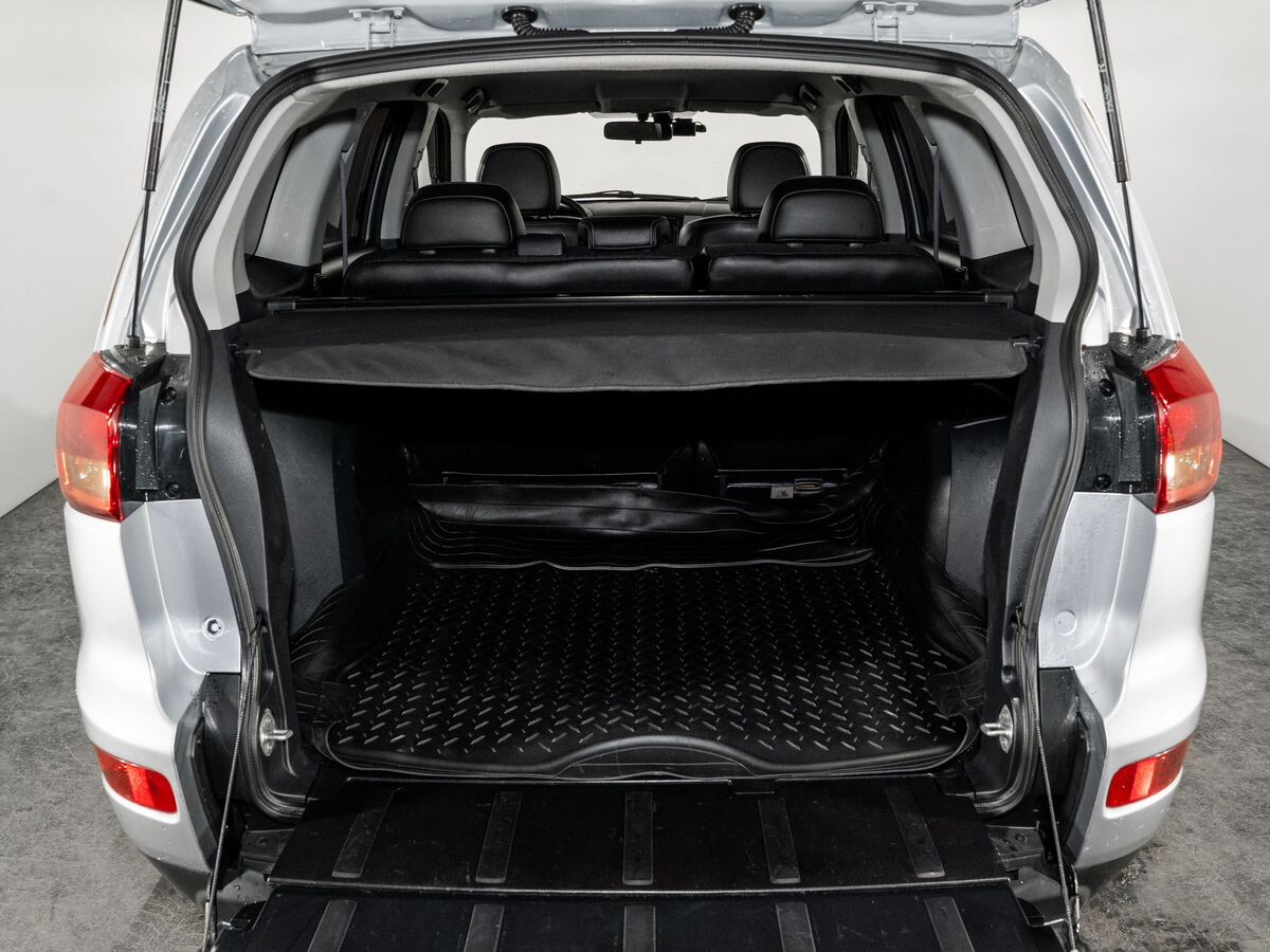 Peugeot 4007 2010 - фото автомобиля