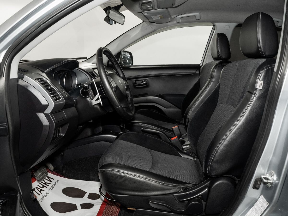 Peugeot 4007 2010 - фото автомобиля