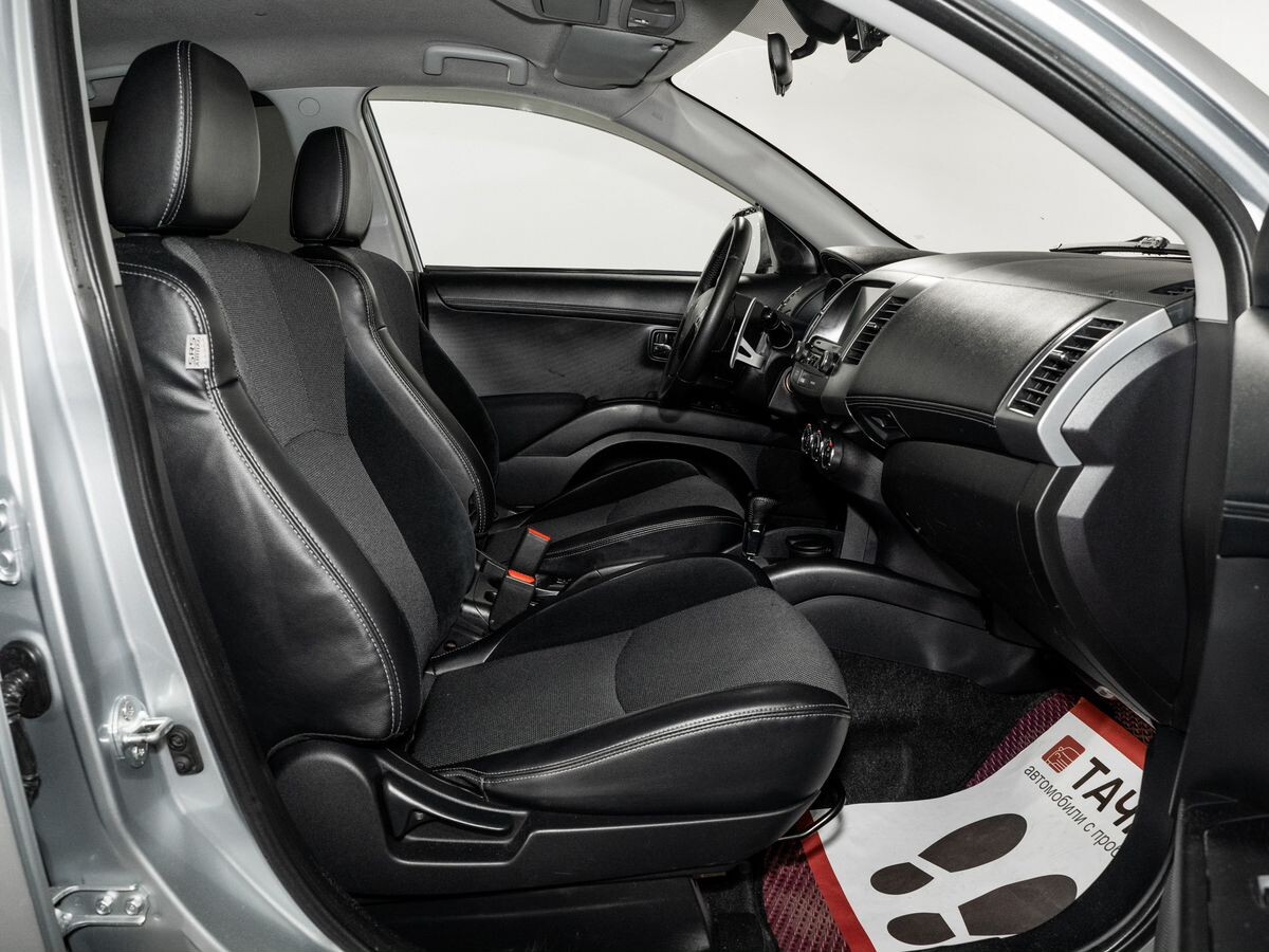Peugeot 4007 2010 - фото автомобиля