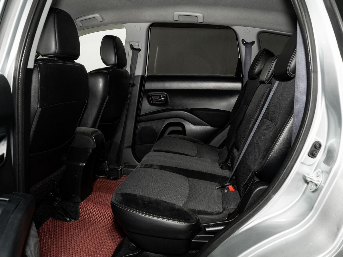 Peugeot 4007 2010 - фото автомобиля