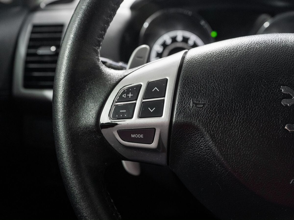 Peugeot 4007 2010 - фото автомобиля