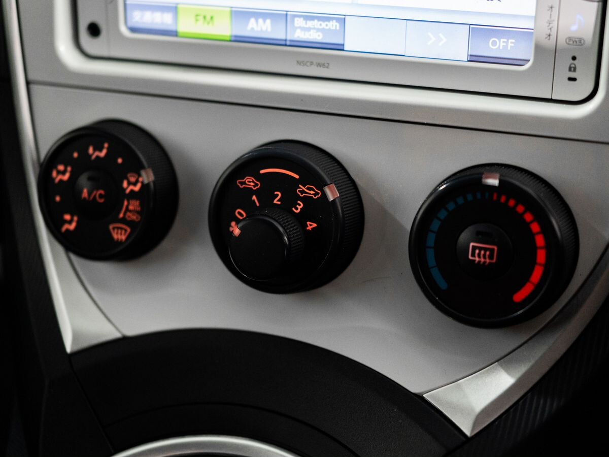 Toyota Ractis 2014 - фото автомобиля