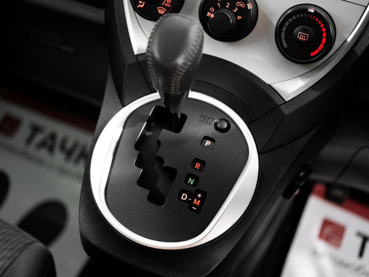 Toyota Ractis 2014 - фото автомобиля