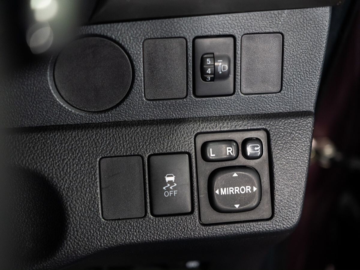 Toyota Ractis 2014 - фото автомобиля