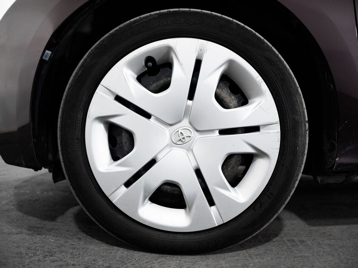 Toyota Ractis 2014 - фото автомобиля
