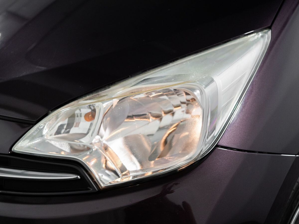 Toyota Ractis 2014 - фото автомобиля