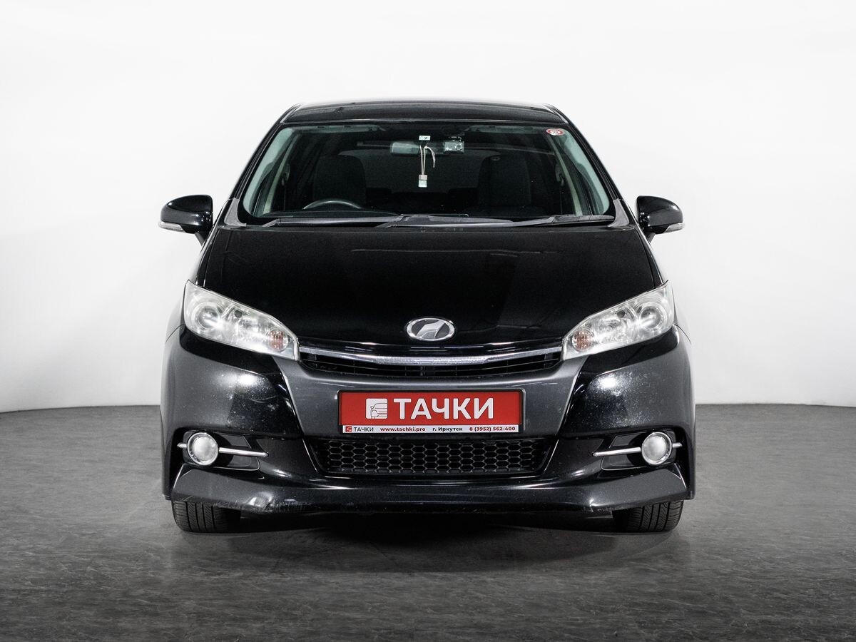 Toyota Wish 2012 - фото автомобиля