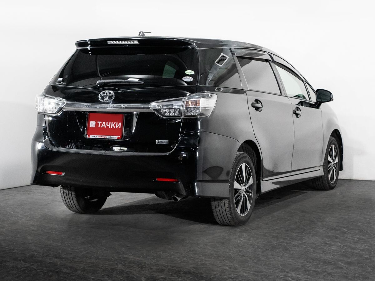 Toyota Wish 2012 - фото автомобиля