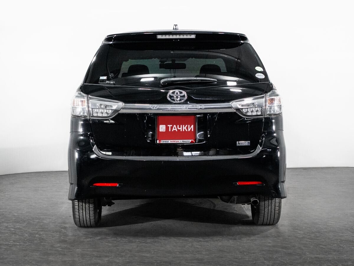 Toyota Wish 2012 - фото автомобиля