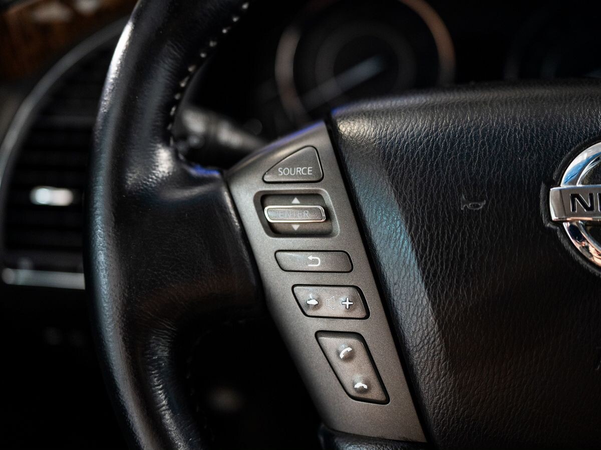 Nissan Patrol 2012 - фото автомобиля