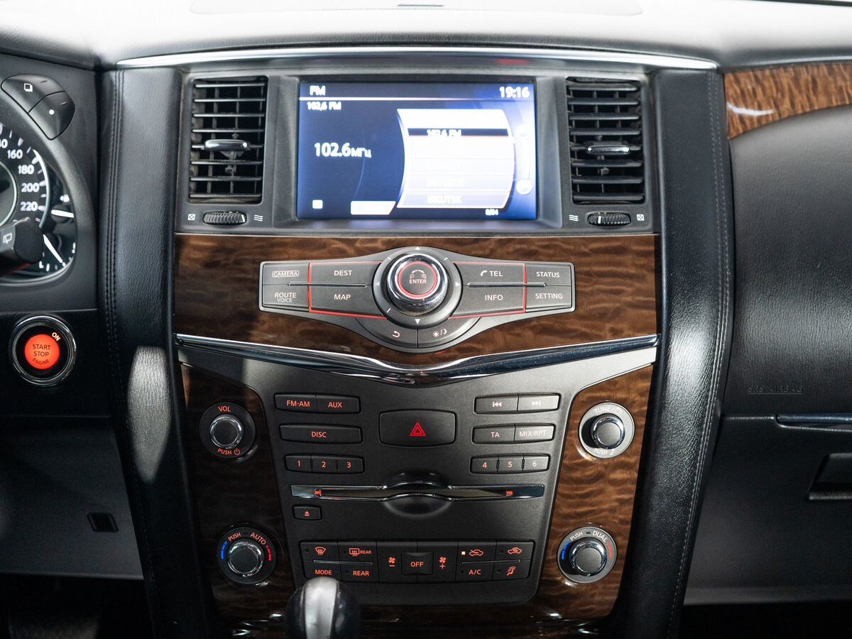 Nissan Patrol 2012 - фото автомобиля