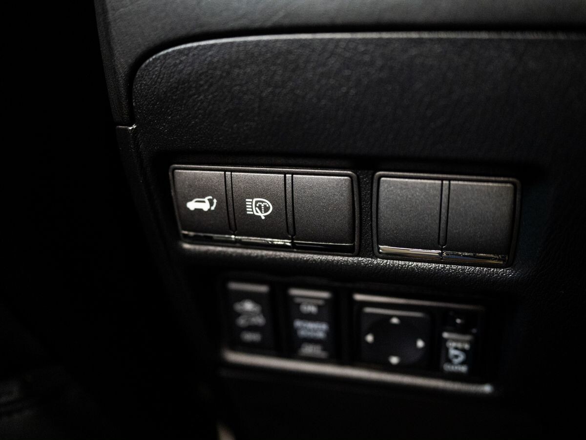 Nissan Patrol 2012 - фото автомобиля