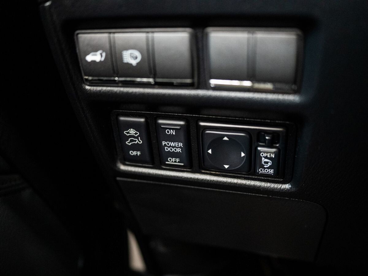 Nissan Patrol 2012 - фото автомобиля