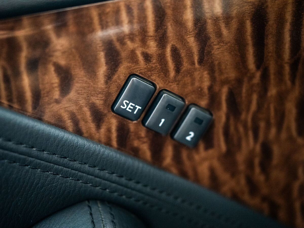 Nissan Patrol 2012 - фото автомобиля