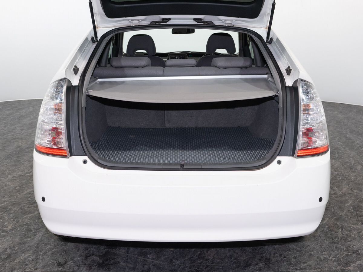 Toyota Prius 2010 - фото автомобиля