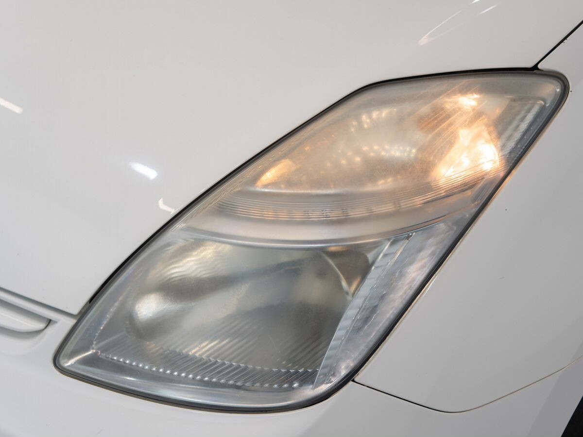 Toyota Prius 2010 - фото автомобиля