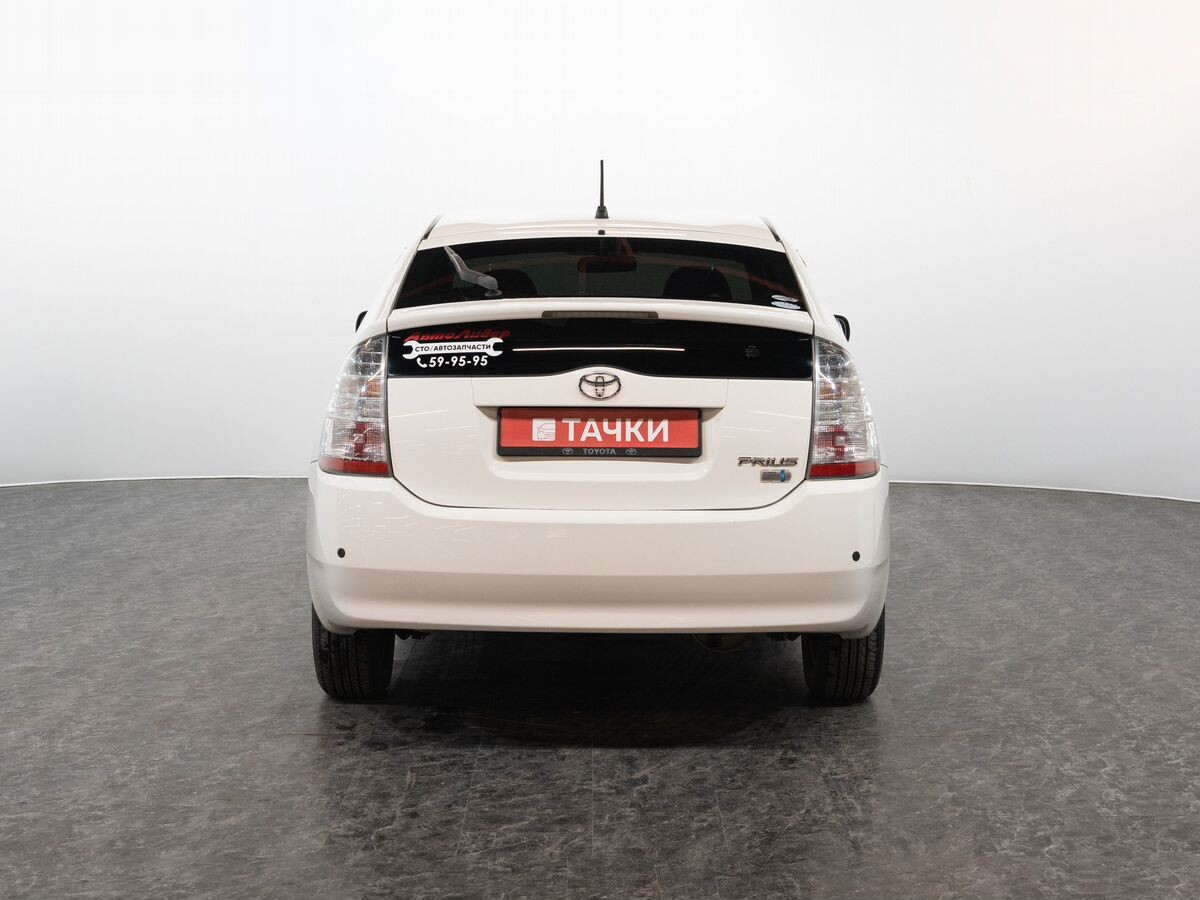 Toyota Prius 2010 - фото автомобиля