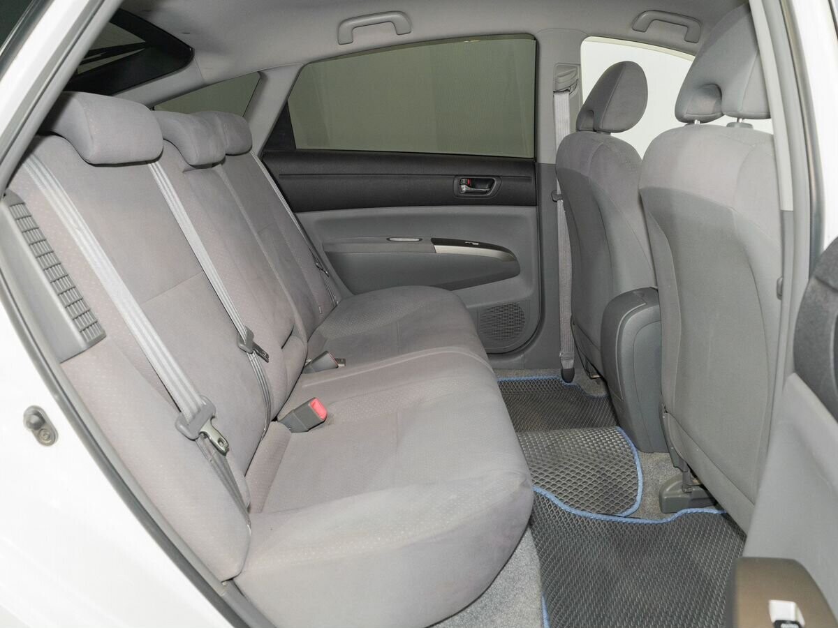 Toyota Prius 2010 - фото автомобиля