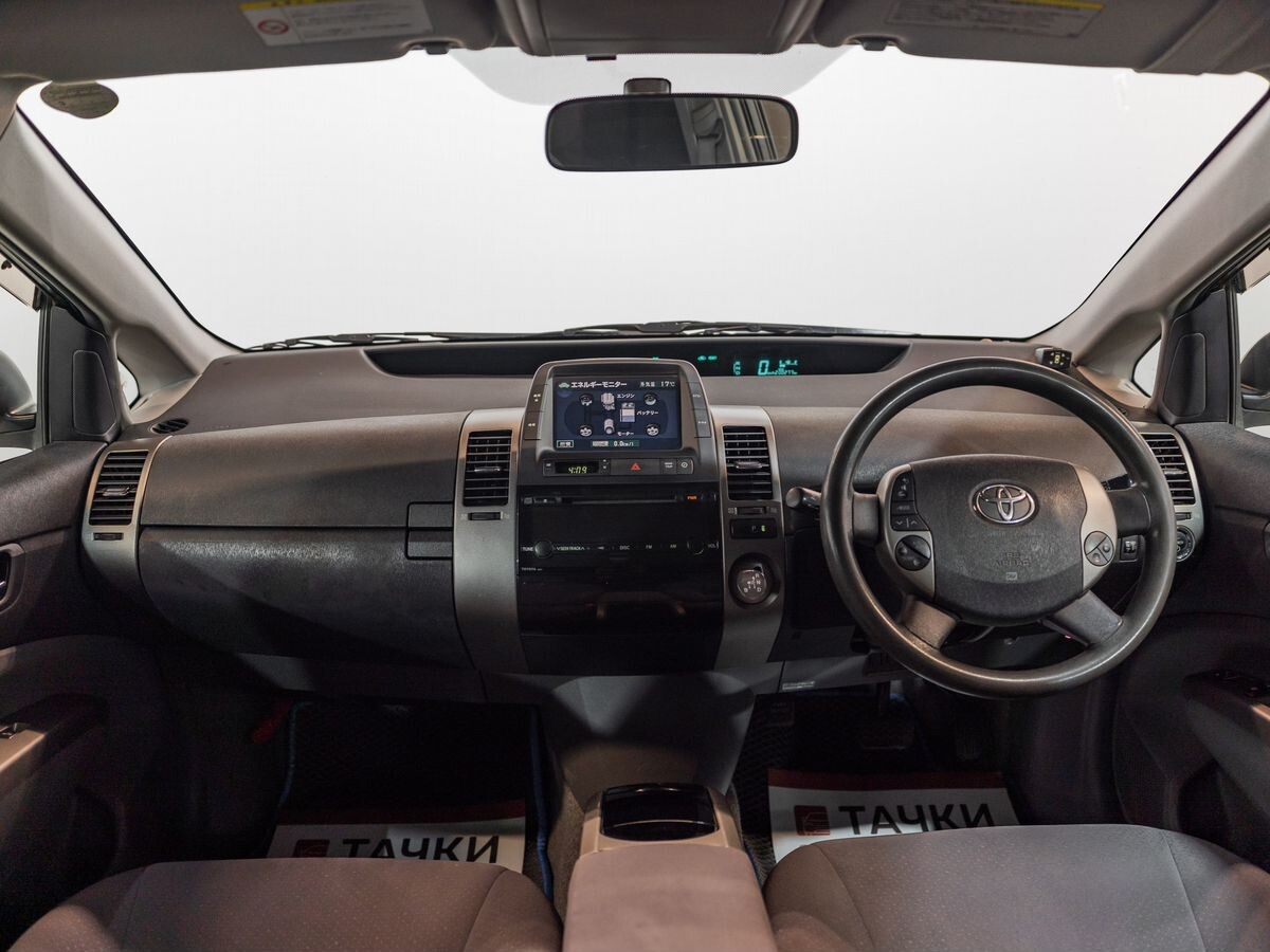 Toyota Prius 2010 - фото автомобиля