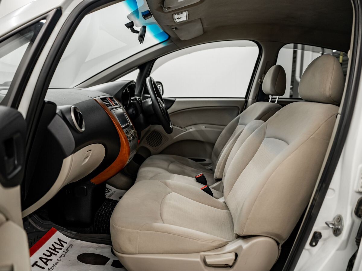 Mitsubishi Colt 2010 - фото автомобиля