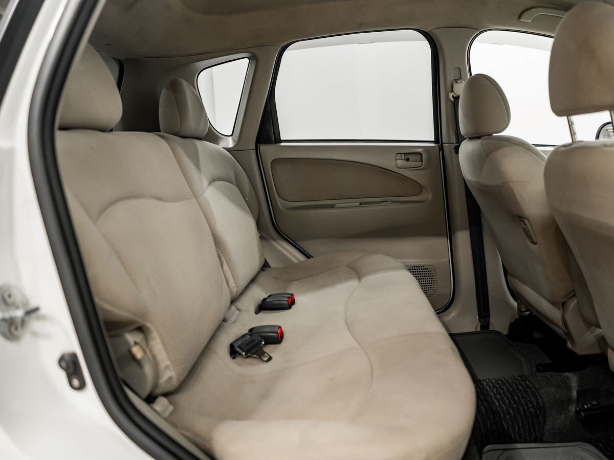 Mitsubishi Colt 2010 - фото автомобиля