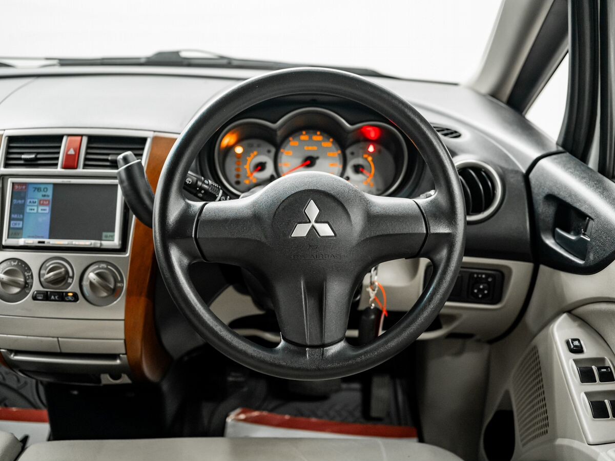 Mitsubishi Colt 2010 - фото автомобиля