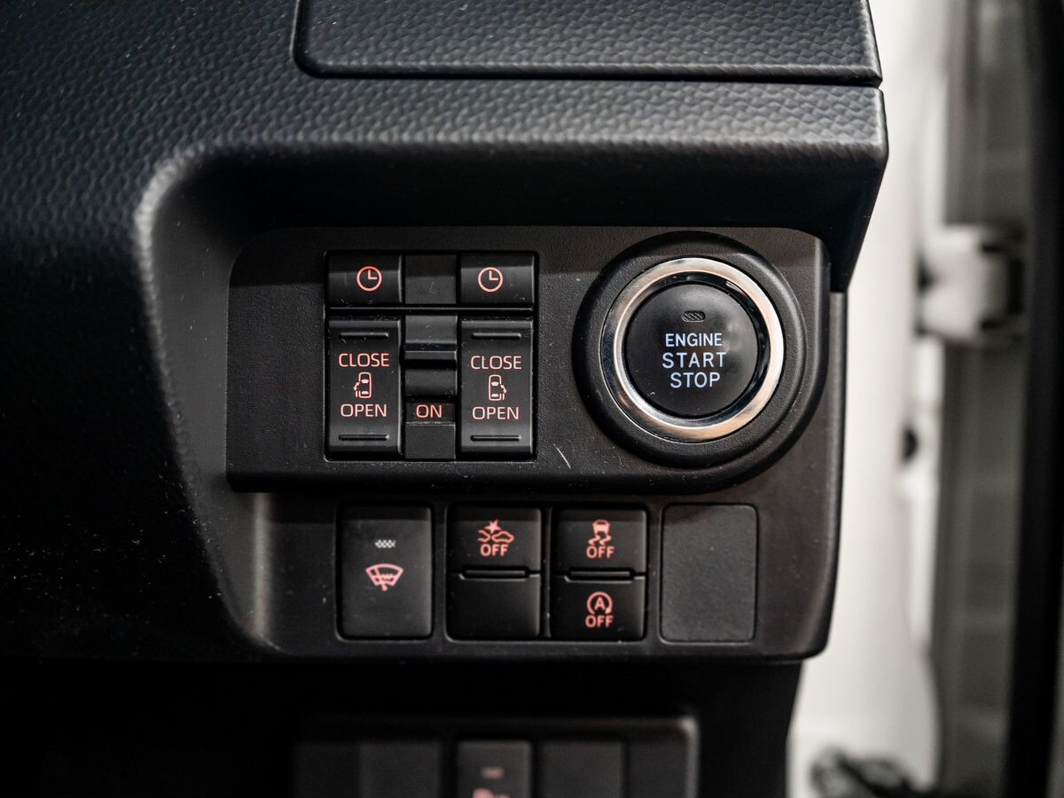 Subaru Justy 2021 - фото автомобиля