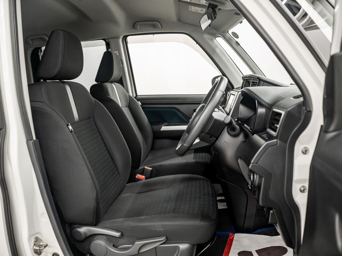 Subaru Justy 2021 - фото автомобиля