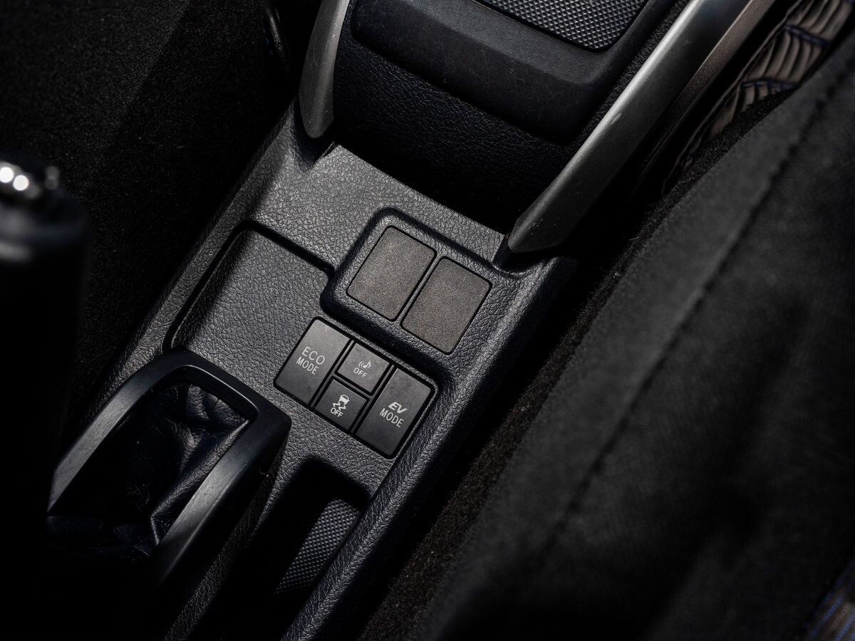 Toyota Corolla Fielder 2018 - фото автомобиля