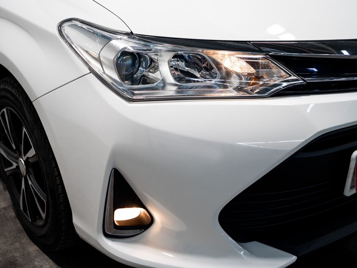 Toyota Corolla Fielder 2018 - фото автомобиля