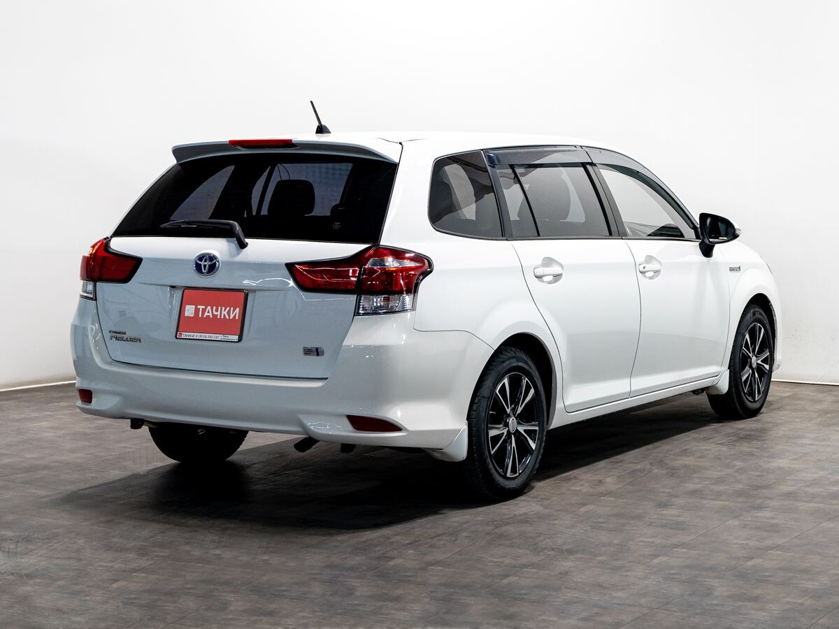Toyota Corolla Fielder 2018 - фото автомобиля