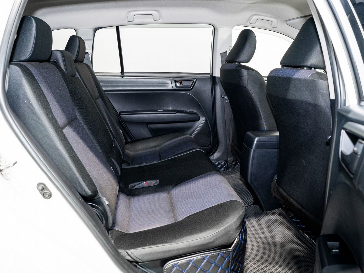 Toyota Corolla Fielder 2018 - фото автомобиля