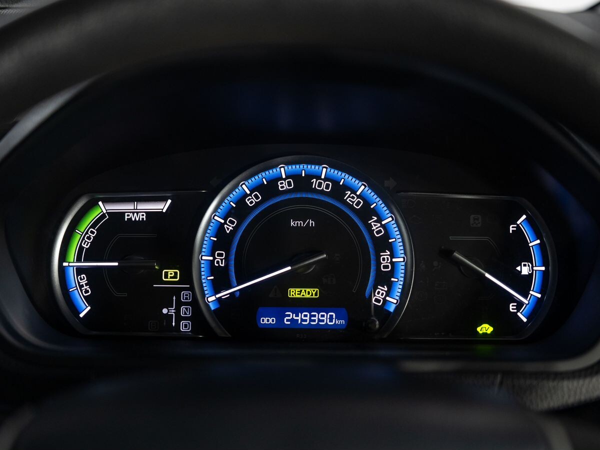 Toyota Noah 2014 - фото автомобиля