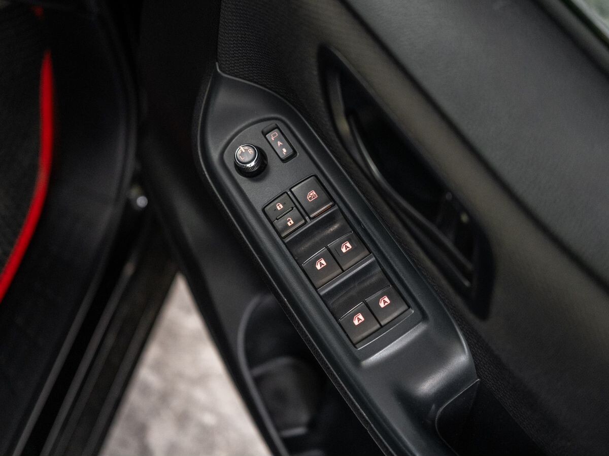 Toyota Noah 2014 - фото автомобиля