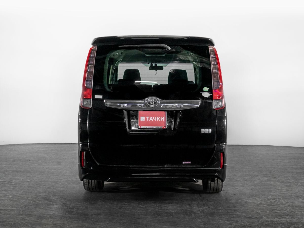Toyota Noah 2014 - фото автомобиля