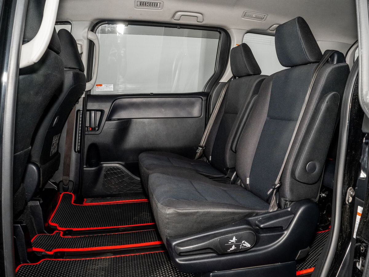 Toyota Noah 2014 - фото автомобиля
