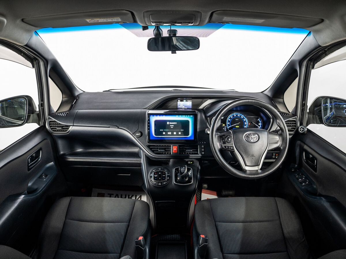 Toyota Noah 2014 - фото автомобиля