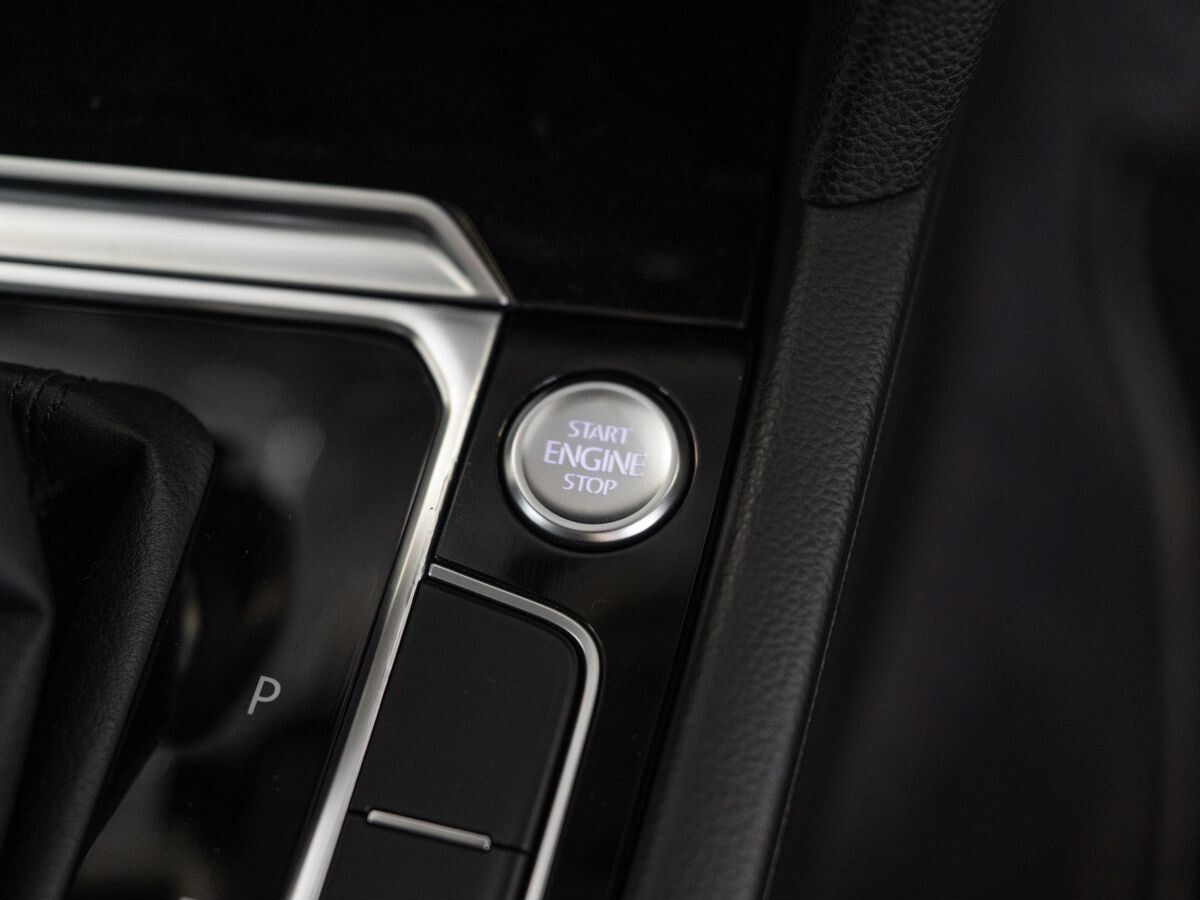 Volkswagen Passat 2015 - фото автомобиля