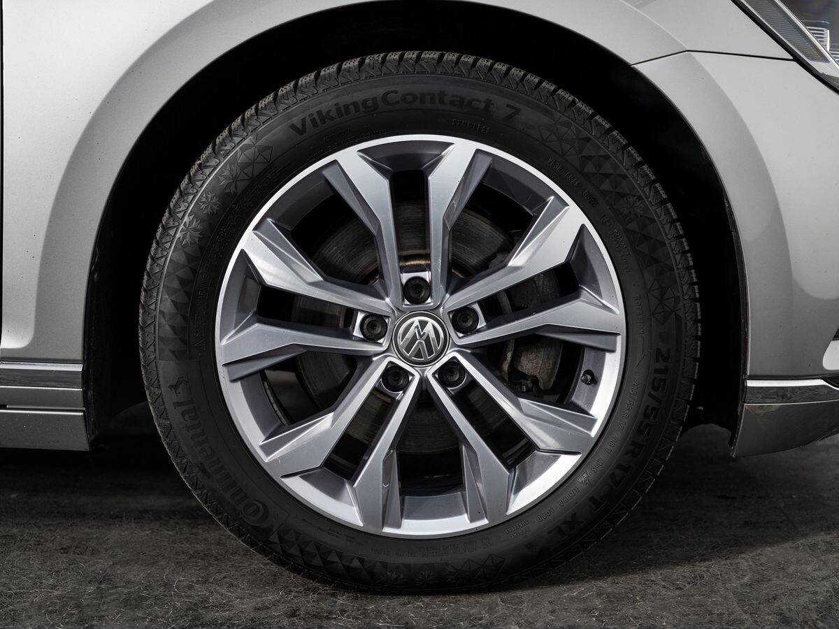 Volkswagen Passat 2015 - фото автомобиля