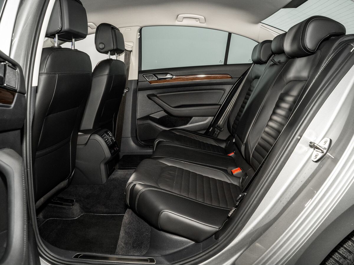 Volkswagen Passat 2015 - фото автомобиля
