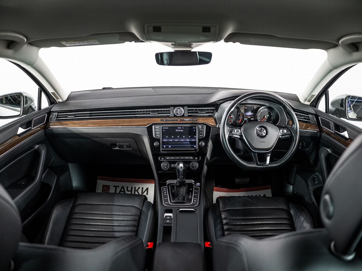 Volkswagen Passat 2015 - фото автомобиля
