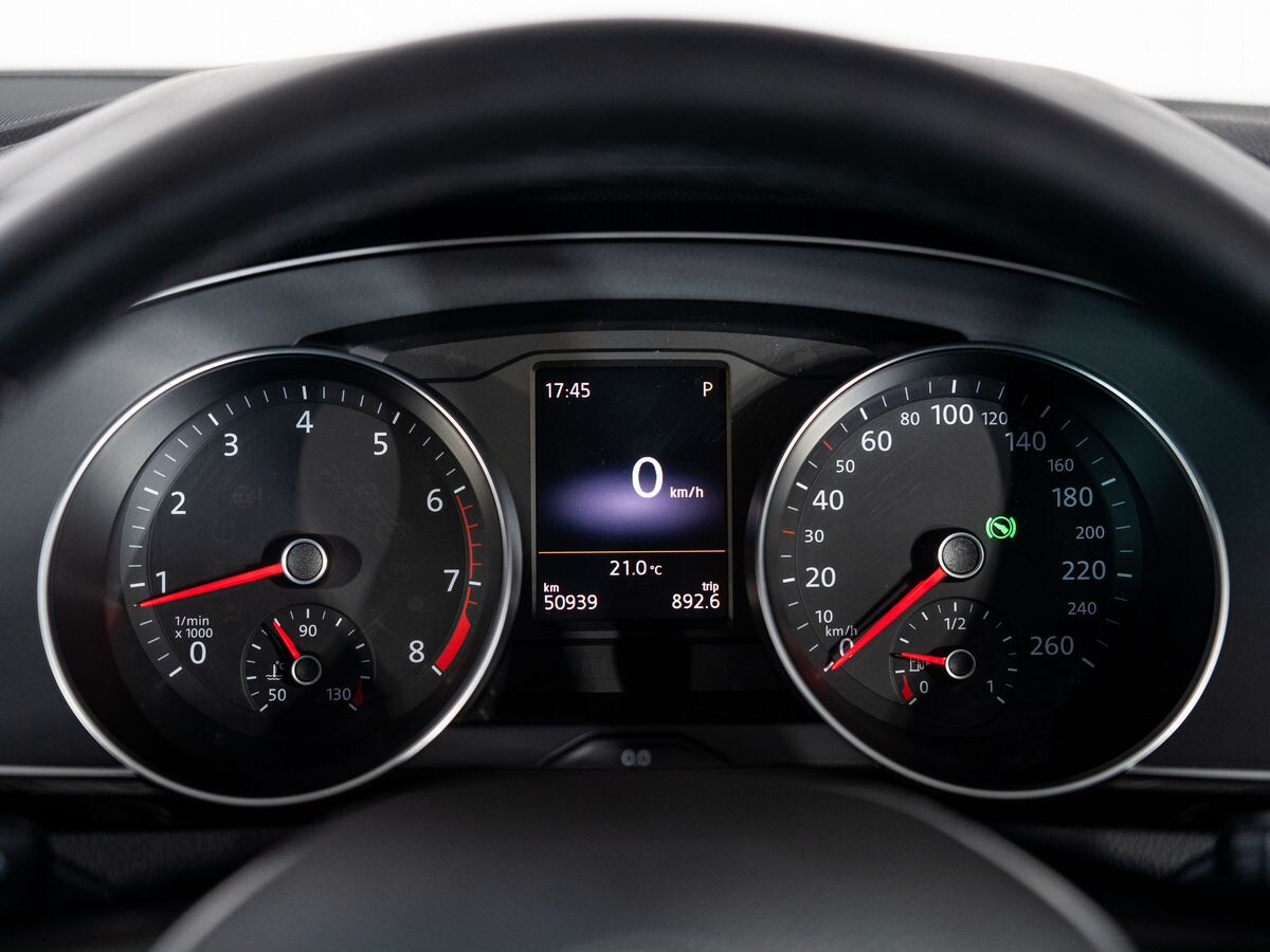 Volkswagen Passat 2015 - фото автомобиля