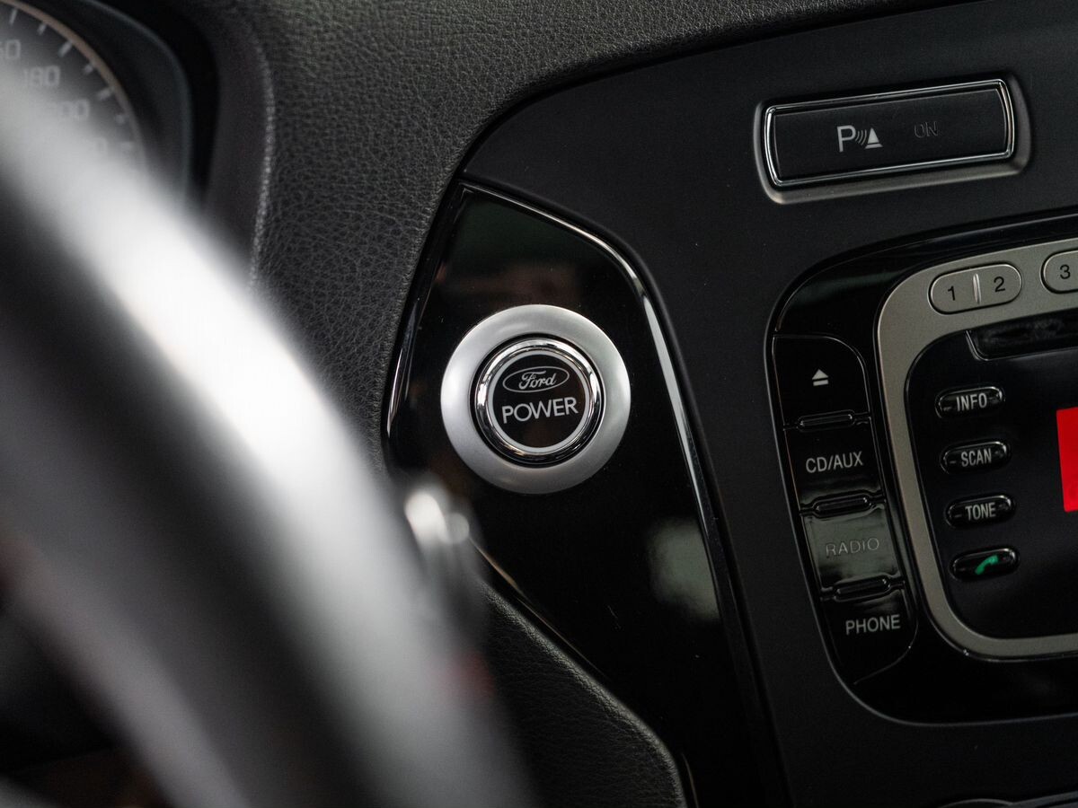 Ford Mondeo 2012 - фото автомобиля